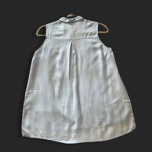 Divided Button Down Sleeveless light blue pinstripe shirt Size 6 - Picture 5 of 5